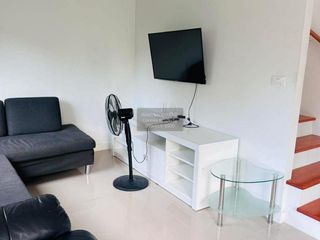 Casa en alquiler de 3 habitaciones en Lam Luk Ka, Pathum Thani