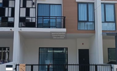 Аренда 3 спальни таунхаус в Пращет, Бангкок