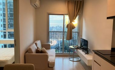 Wohnung zur Miete mit 1 Zimmer in Huai Khwang, Bangkok