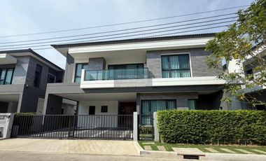 Casa en alquiler de 4 habitaciones en Bang Phli, Samut Prakan