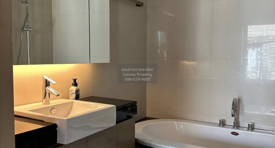 For rent 2 bedrooms condo in Pathum Wan, Bangkok