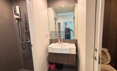 For rent 2 bedrooms condo in Huai Khwang, Bangkok