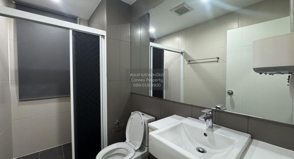 For rent 2 bedrooms condo in Huai Khwang, Bangkok