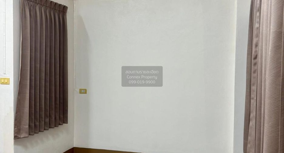 Reihenhaus zur Miete mit 4 Zimmer in Bangkok Noi, Bangkok