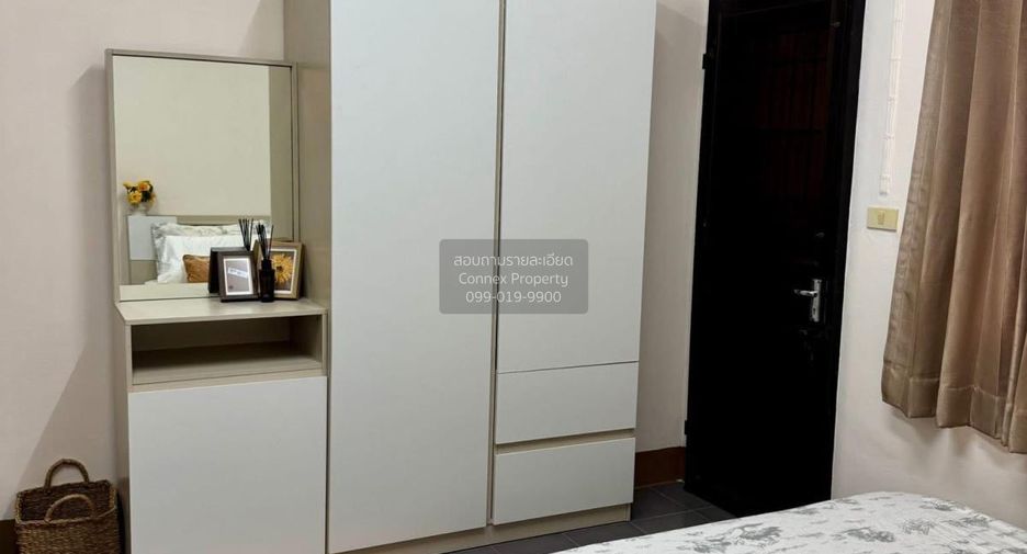Reihenhaus zur Miete mit 4 Zimmer in Bangkok Noi, Bangkok