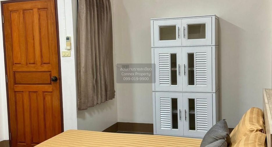 Reihenhaus zur Miete mit 4 Zimmer in Bangkok Noi, Bangkok