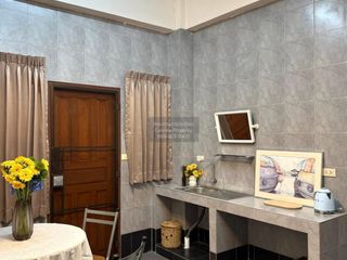 Reihenhaus zur Miete mit 4 Zimmer in Bangkok Noi, Bangkok