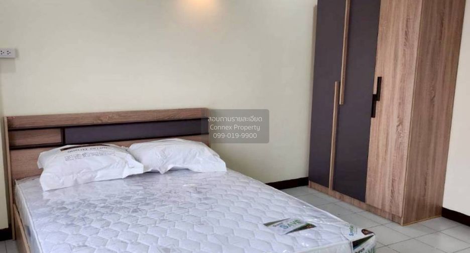 Reihenhaus zur Miete mit 2 Zimmer in Bangkok Noi, Bangkok