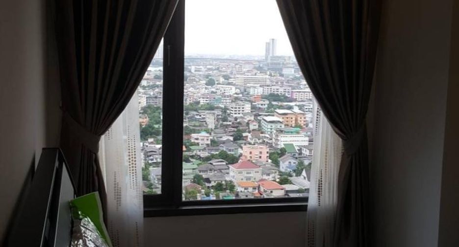 Condo en alquiler de 1 habitaciones en Khlong San, Bangkok