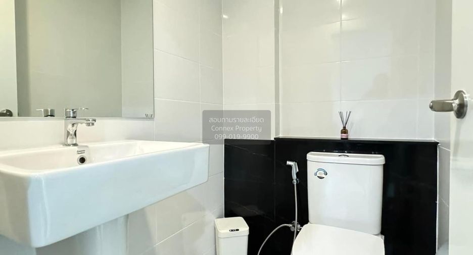 For rent 2 bedrooms townhouse in Saphan Sung, Bangkok