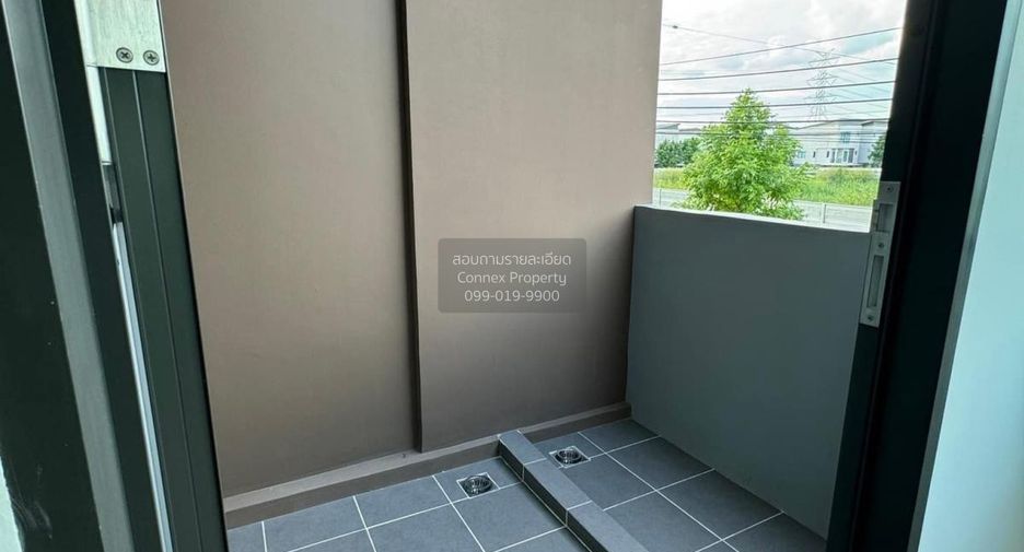 For rent 2 bedrooms townhouse in Saphan Sung, Bangkok