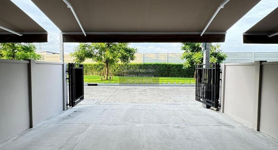 For rent 2 bedrooms townhouse in Saphan Sung, Bangkok