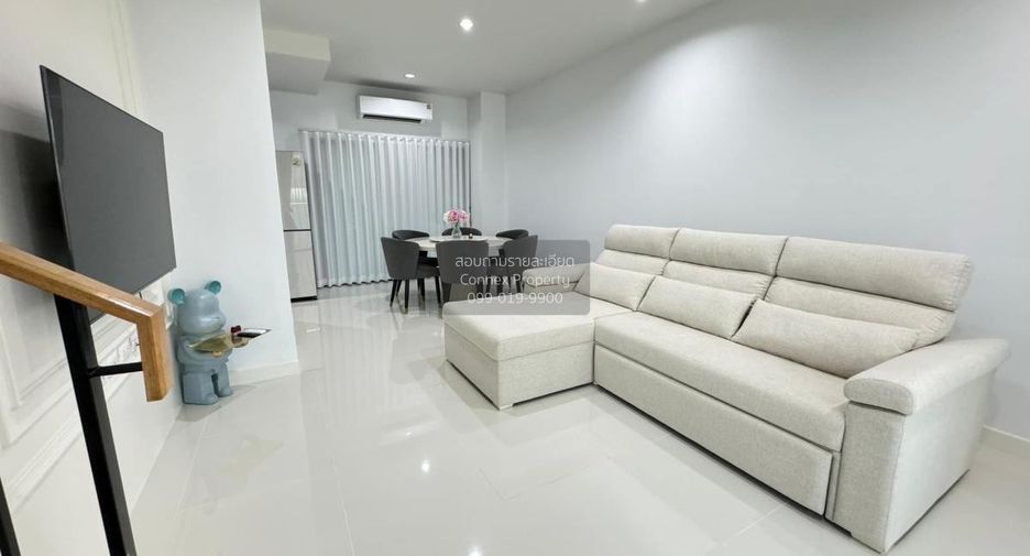 For rent 2 bedrooms townhouse in Saphan Sung, Bangkok