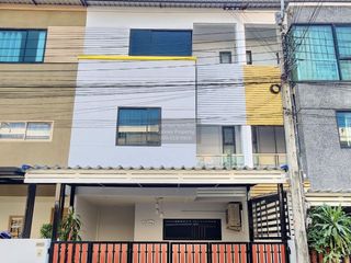 For rent 4 bedrooms townhouse in Mueang Samut Prakan, Samut Prakan