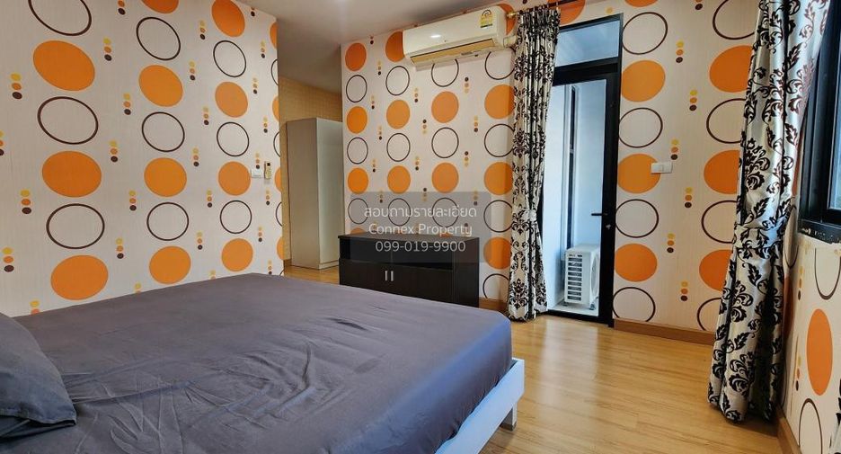 For rent 4 bedrooms townhouse in Mueang Samut Prakan, Samut Prakan