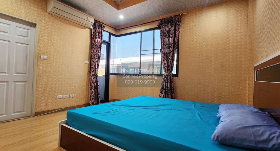 For rent 4 bedrooms townhouse in Mueang Samut Prakan, Samut Prakan