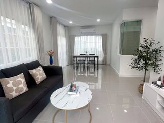 For rent 4 bedrooms house in Mueang Samut Prakan, Samut Prakan