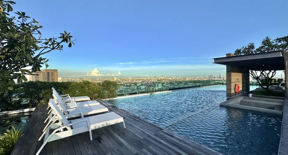 For sale 1 bed condo in Watthana, Bangkok
