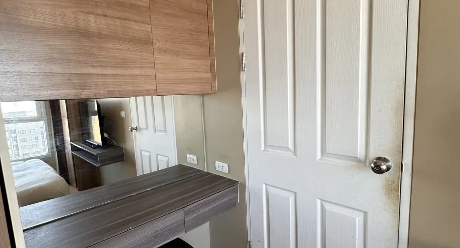 For sale 1 bed condo in Watthana, Bangkok