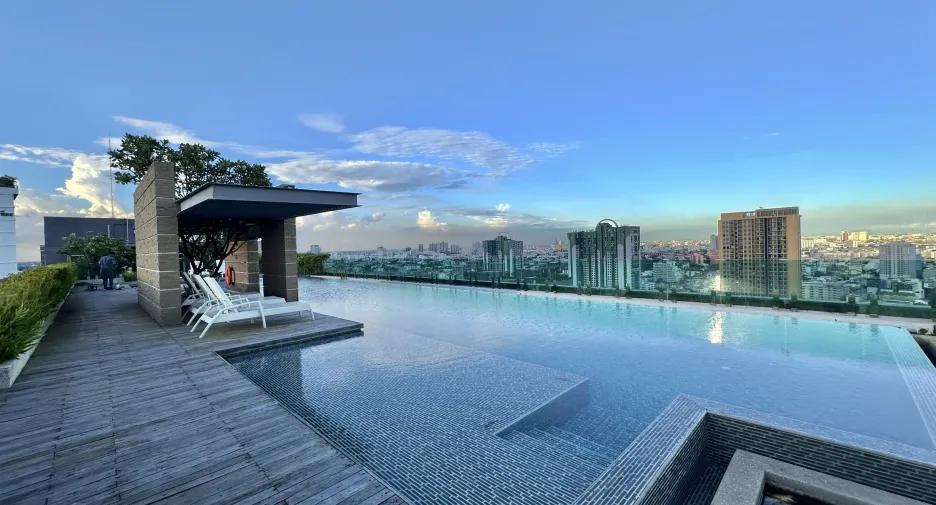 For sale 1 bed condo in Watthana, Bangkok