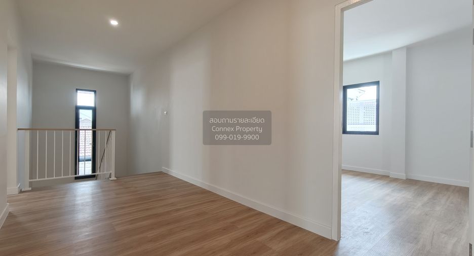 Haus zur Miete mit 4 Zimmer in Huai Khwang, Bangkok