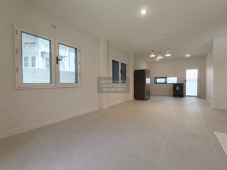 Haus zur Miete mit 4 Zimmer in Huai Khwang, Bangkok