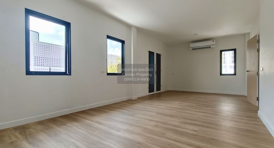 Haus zur Miete mit 4 Zimmer in Huai Khwang, Bangkok