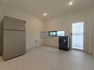 Haus zur Miete mit 4 Zimmer in Huai Khwang, Bangkok