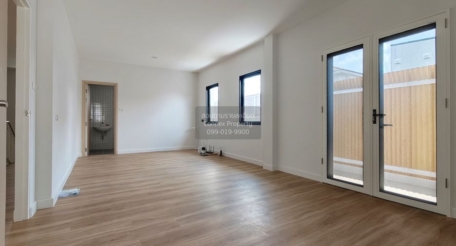 Haus zur Miete mit 4 Zimmer in Huai Khwang, Bangkok