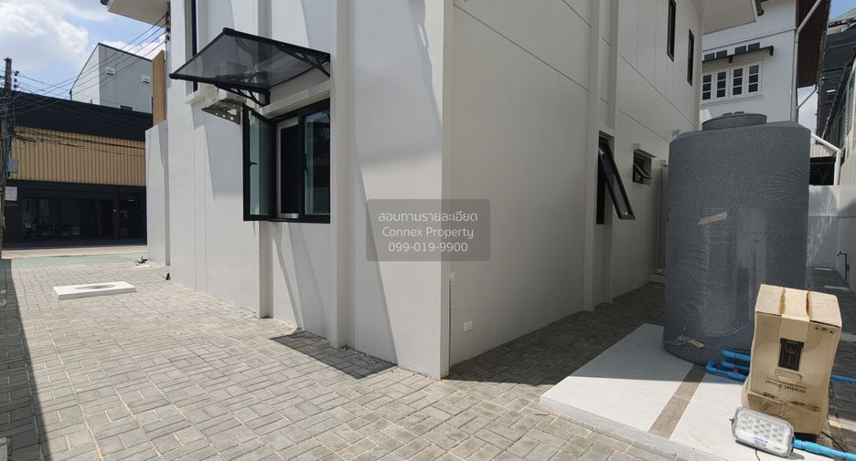Haus zur Miete mit 4 Zimmer in Huai Khwang, Bangkok