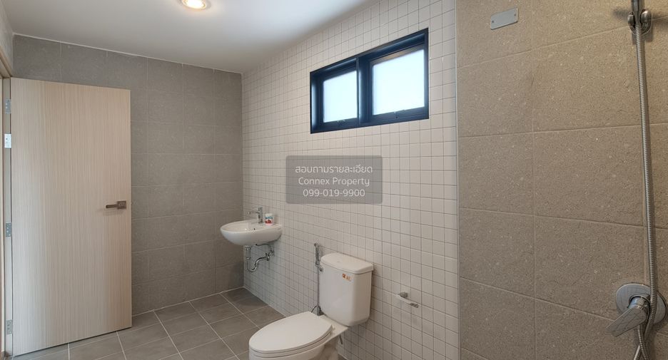 Haus zur Miete mit 4 Zimmer in Huai Khwang, Bangkok