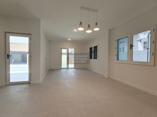 Haus zur Miete mit 4 Zimmer in Huai Khwang, Bangkok
