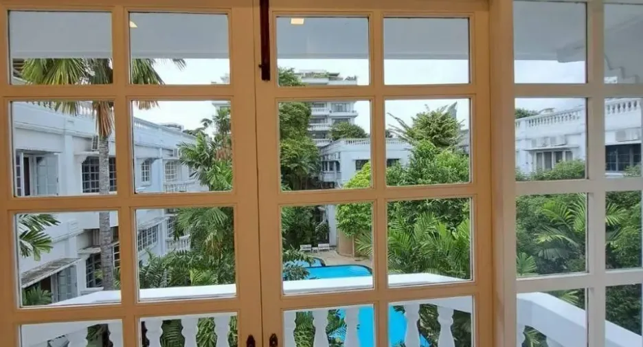 For rent 4 bedrooms townhouse in Watthana, Bangkok