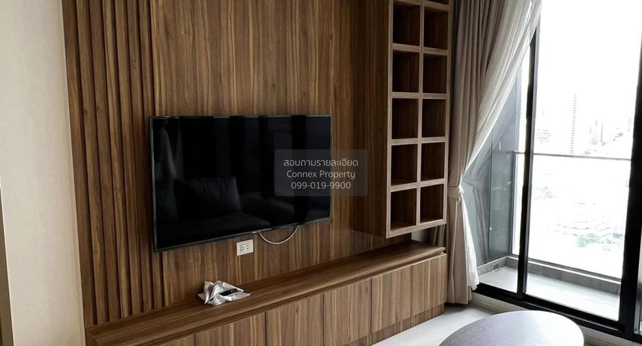 For rent 2 bedrooms condo in Pathum Wan, Bangkok