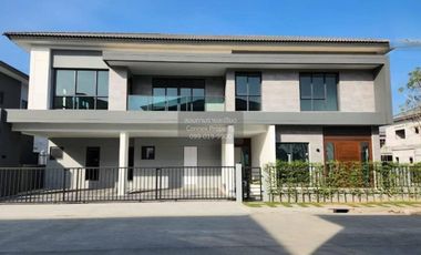 Casa en alquiler de 5 habitaciones en Bang Phli, Samut Prakan