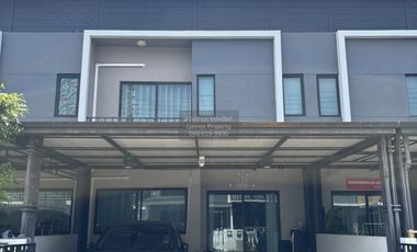 For rent 3 bedrooms townhouse in Bang Phli, Samut Prakan