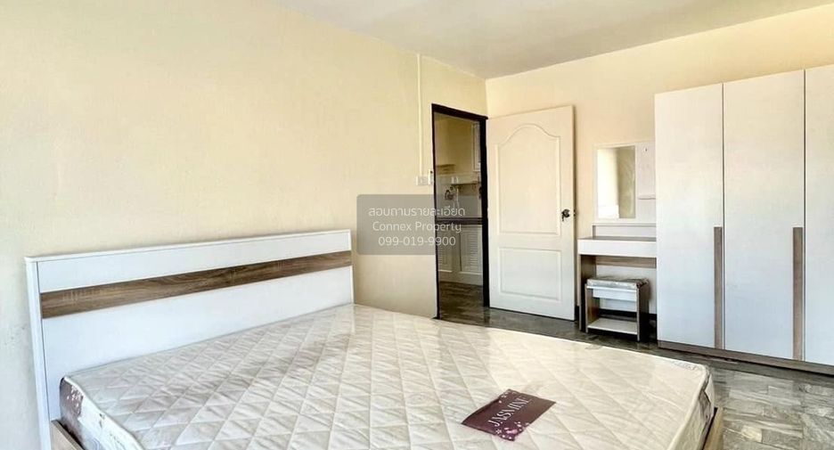 For rent 2 bedrooms condo in Bang Kapi, Bangkok