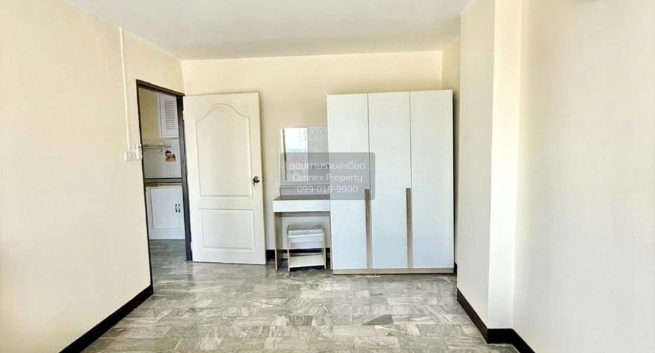 For rent 2 bedrooms condo in Bang Kapi, Bangkok