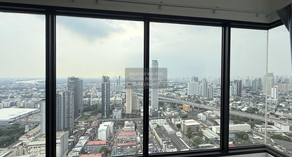 For rent 2 bedrooms condo in Watthana, Bangkok