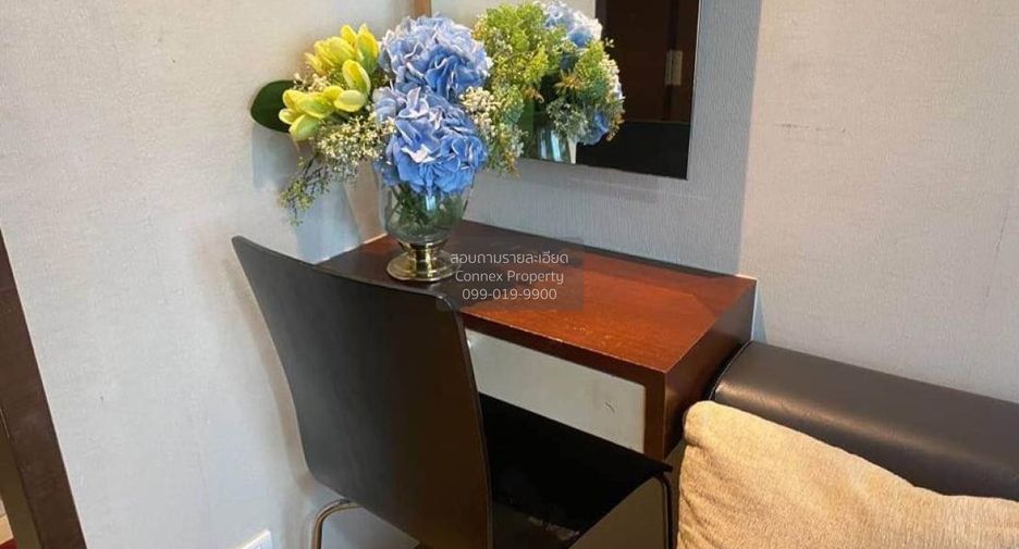 For rent 2 bedrooms condo in Wang Thonglang, Bangkok