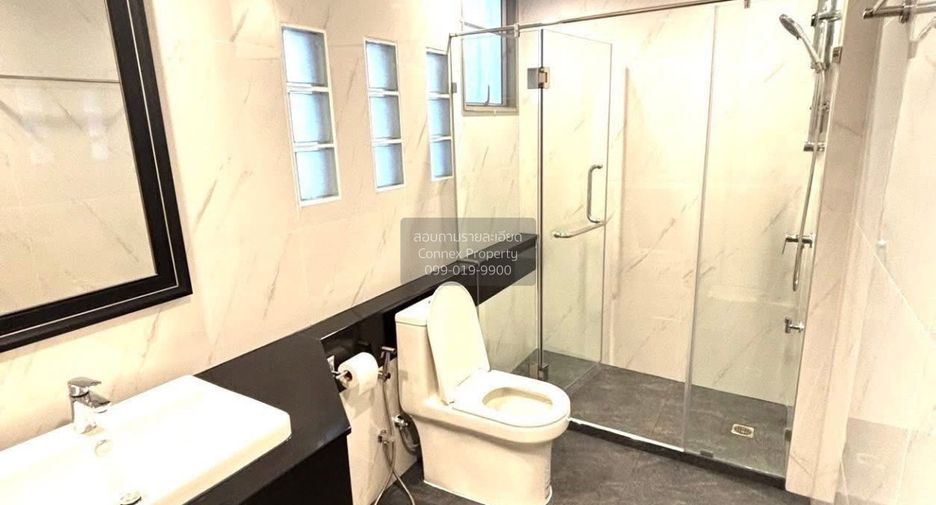 For rent 2 bedrooms condo in Ratchathewi, Bangkok