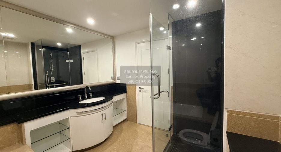 For rent 2 bedrooms condo in Sathon, Bangkok