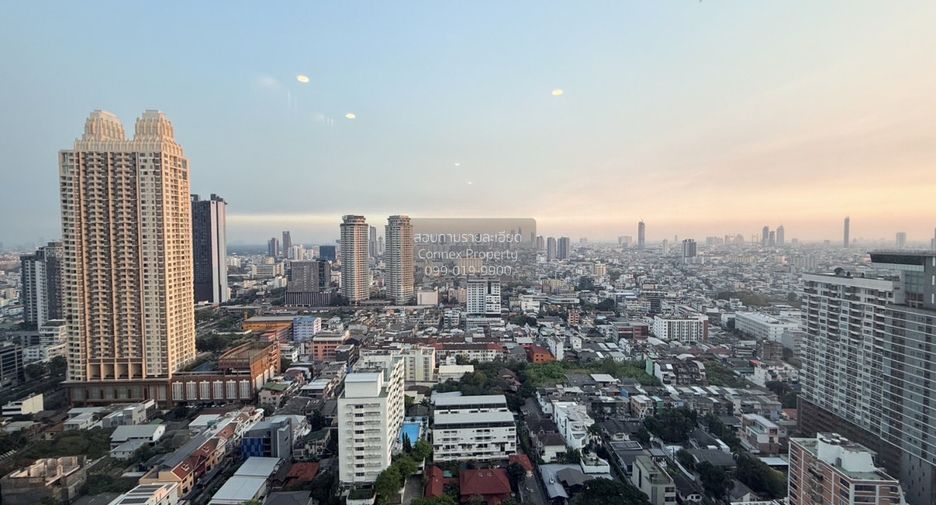 For rent 2 bedrooms condo in Sathon, Bangkok