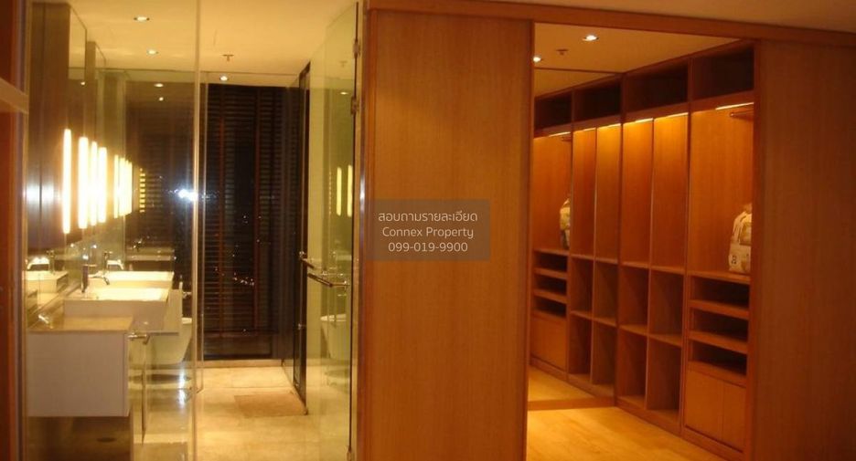 For rent 3 bedrooms condo in Sathon, Bangkok