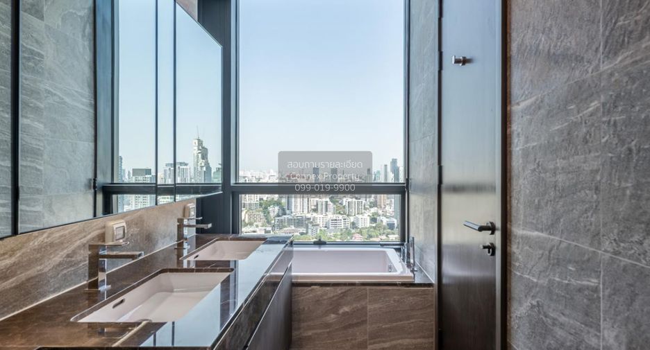 For rent 2 bedrooms condo in Khlong Toei, Bangkok