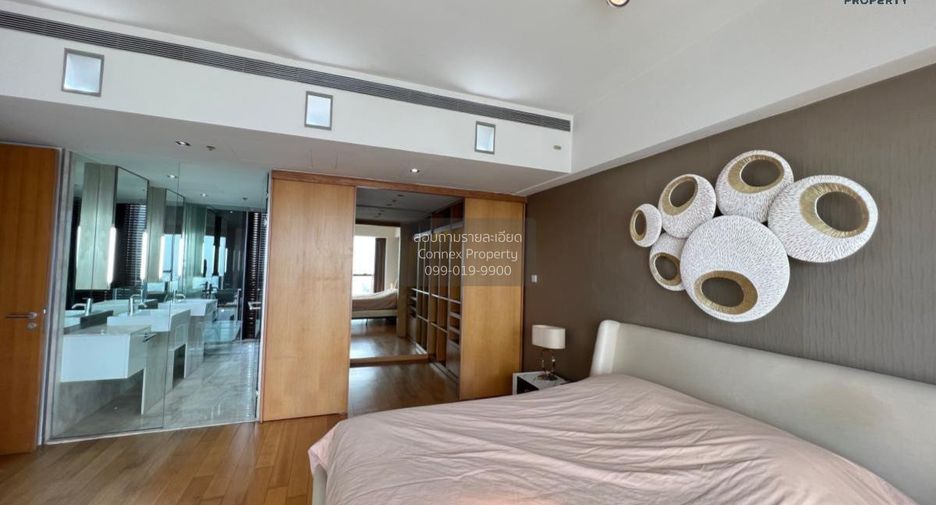 For rent 3 bedrooms condo in Sathon, Bangkok