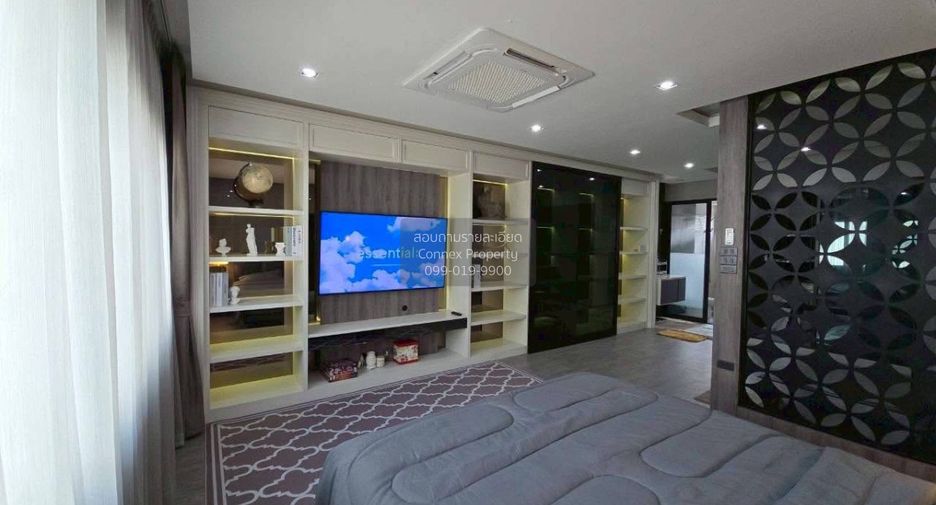 For rent 3 bedrooms townhouse in Lat Phrao, Bangkok