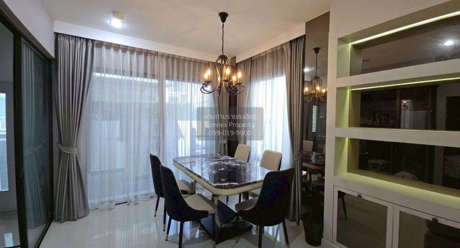 For rent 3 bedrooms townhouse in Lat Phrao, Bangkok