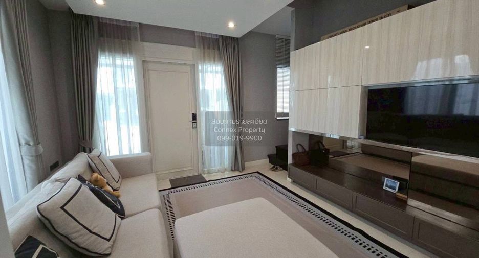 For rent 3 bedrooms townhouse in Lat Phrao, Bangkok
