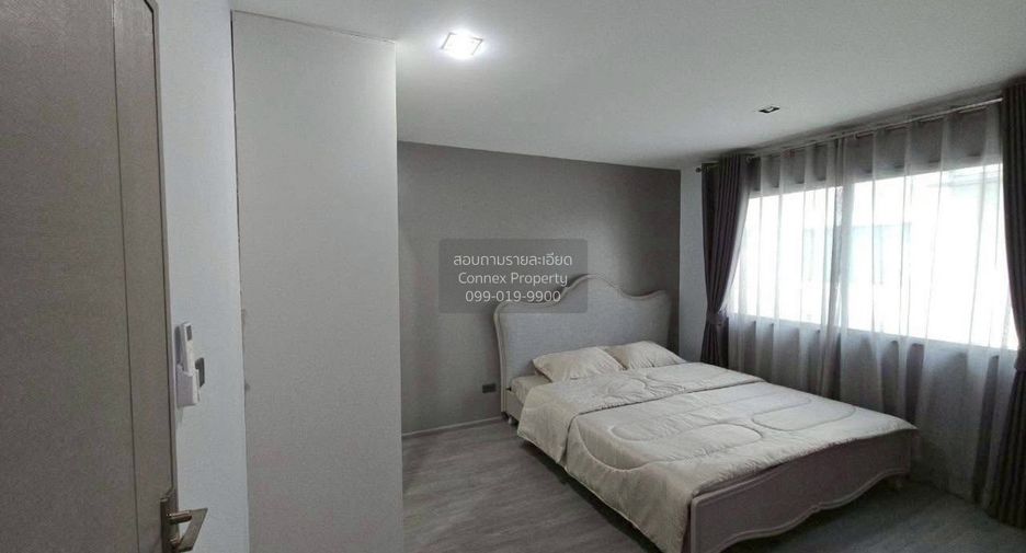 For rent 3 bedrooms townhouse in Lat Phrao, Bangkok
